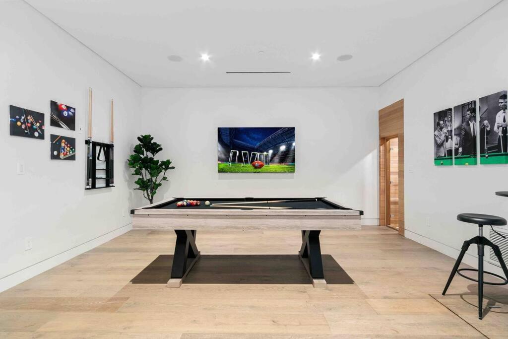 Hollywood Hills 5 Bedroom Villa, Pool, Rooftop, Parking Villa Los Angeles