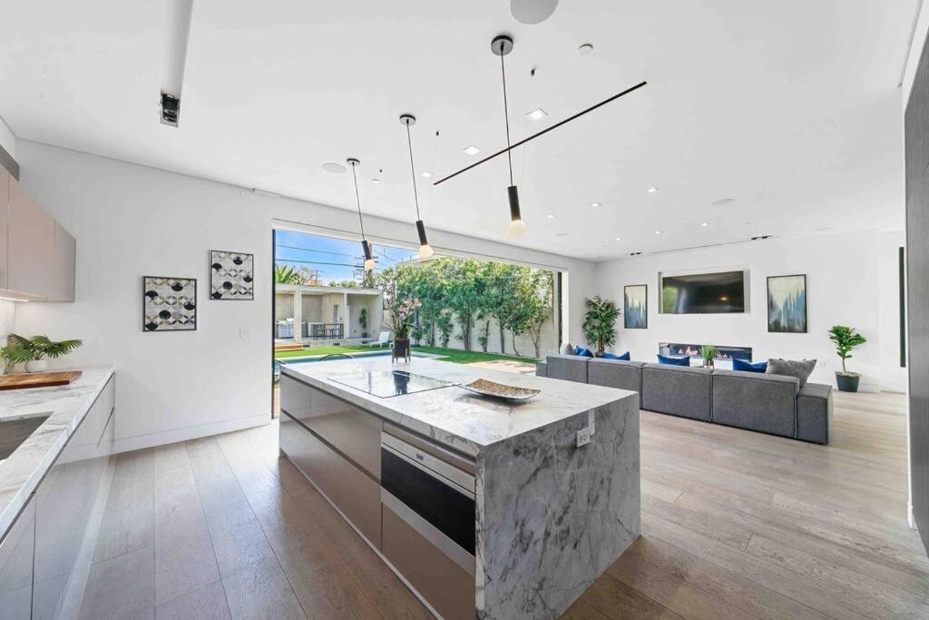 Hollywood Hills 5 Bedroom Villa, Pool, Rooftop, Parking Pousada Los Angeles