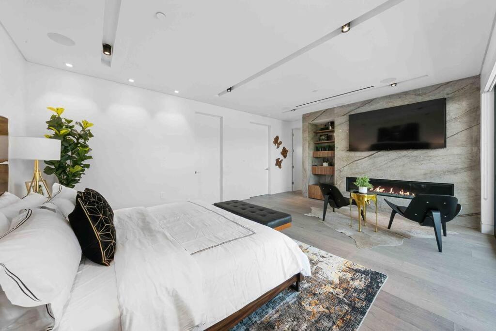 Hollywood Hills 5 Bedroom Villa, Pool, Rooftop, Parking Pousada Los Angeles