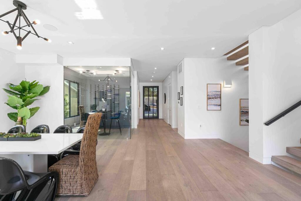 Hollywood Hills 5 Bedroom Villa, Pool, Rooftop, Parking Pousada