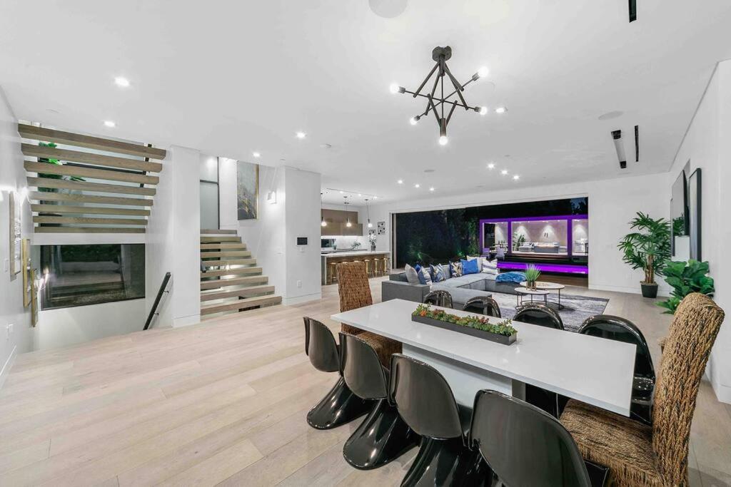 Hollywood Hills 5 Bedroom Villa, Pool, Rooftop, Parking * Los Angeles