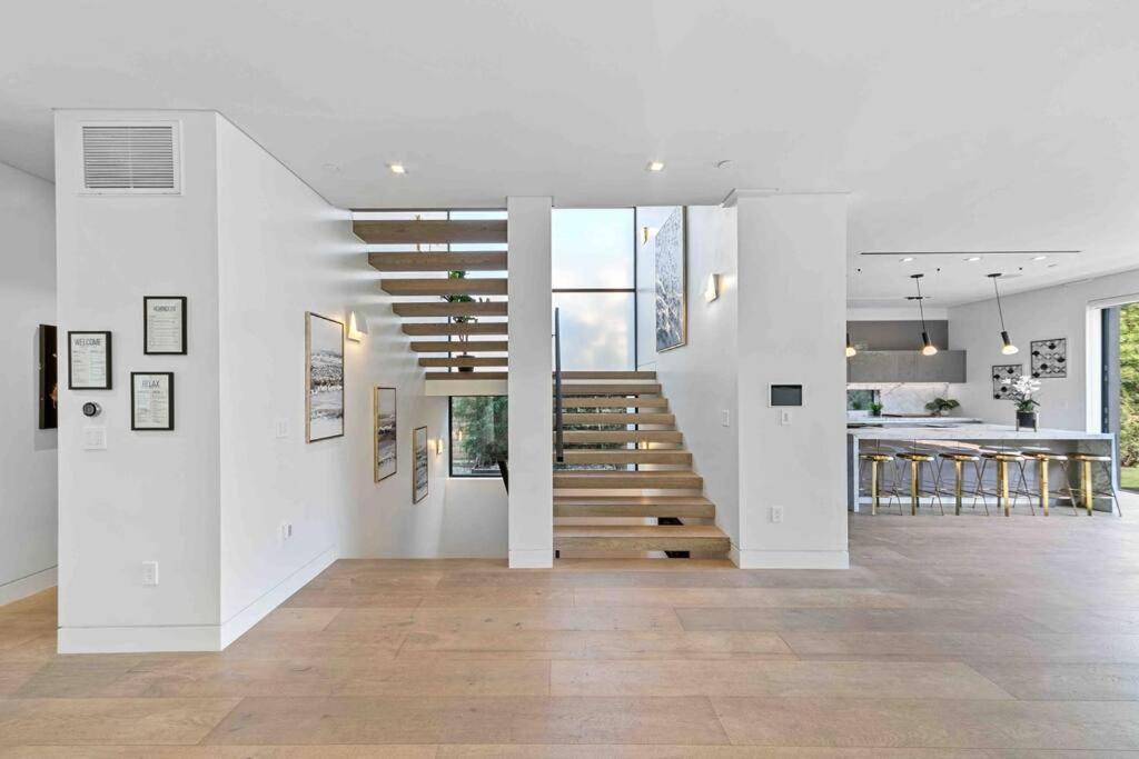 Pousada Hollywood Hills 5 Bedroom Villa, Pool, Rooftop, Parking Los Angeles